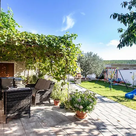 Beautiful In With House A Panoramic View *